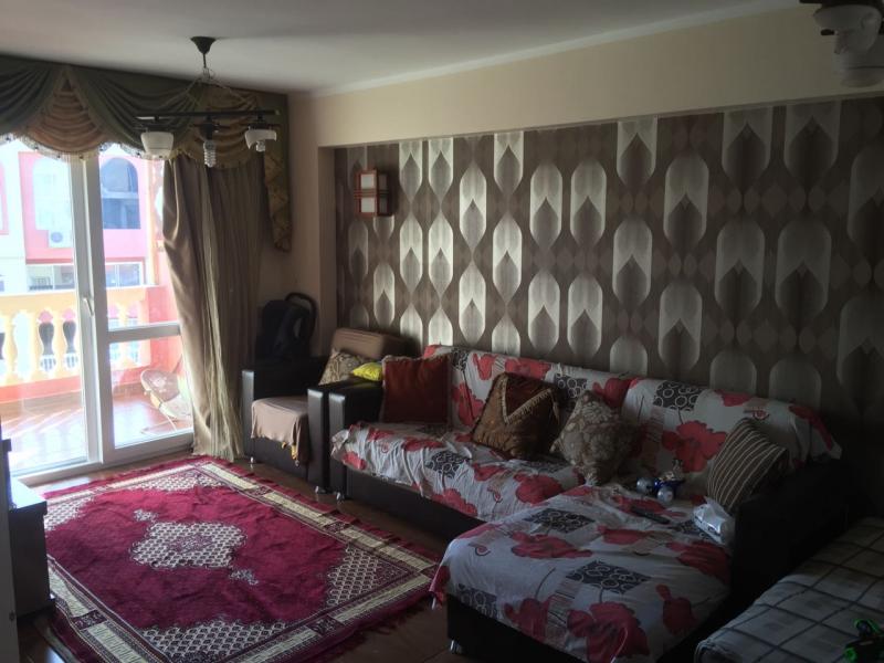 2 Bed Apartment overlooking pool