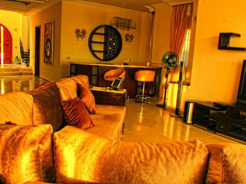 7 bedroom Luxury Villa with Swimming Pool