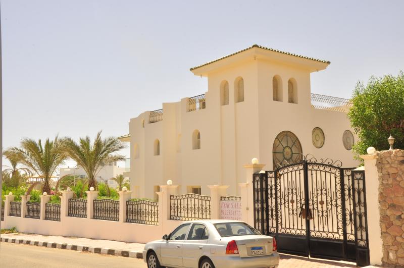 7 bedroom Luxury Villa with Swimming Pool
