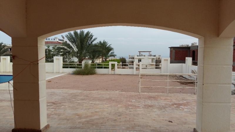 Villa with Sea View and Mountains Views in Montazah 