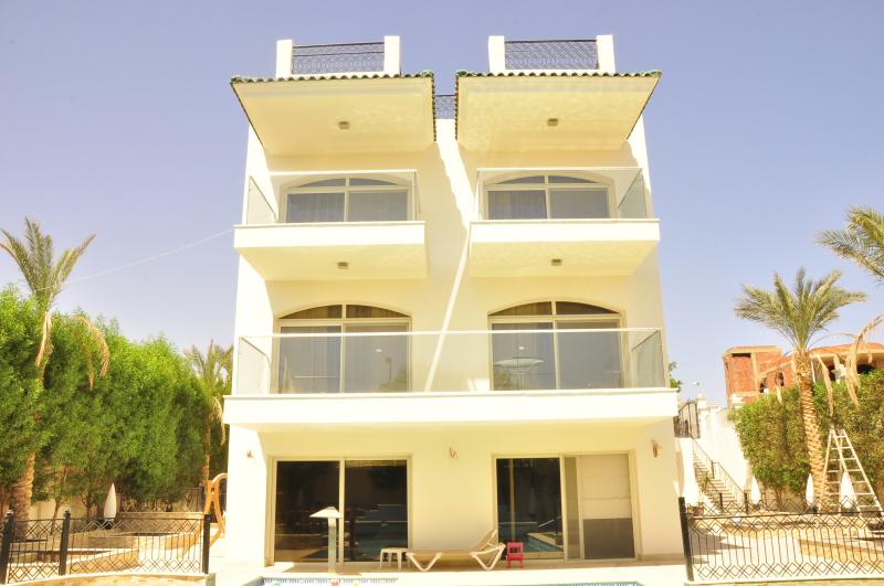 7 bedroom Luxury Villa with Swimming Pool
