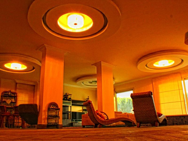 7 bedroom Luxury Villa with Swimming Pool