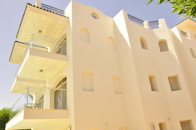 7 bedroom Luxury Villa with Swimming Pool