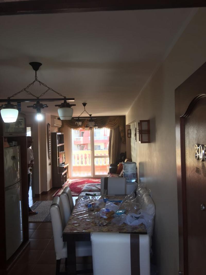 2 Bed Apartment overlooking pool