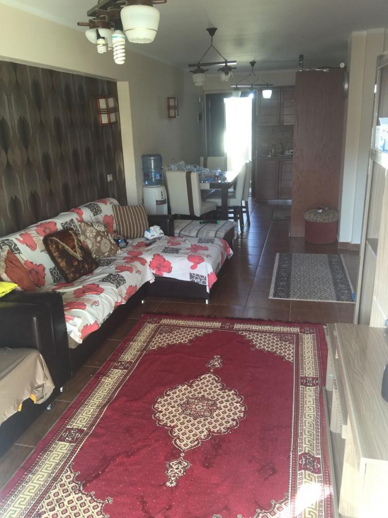 2 Bed Apartment overlooking pool