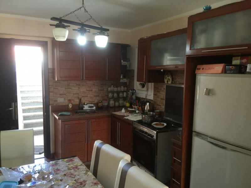 2 Bed Apartment overlooking pool