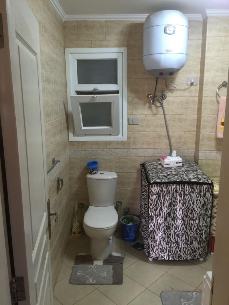 2 Bed Apartment overlooking pool