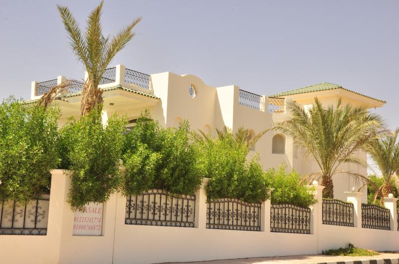 7 bedroom Luxury Villa with Swimming Pool