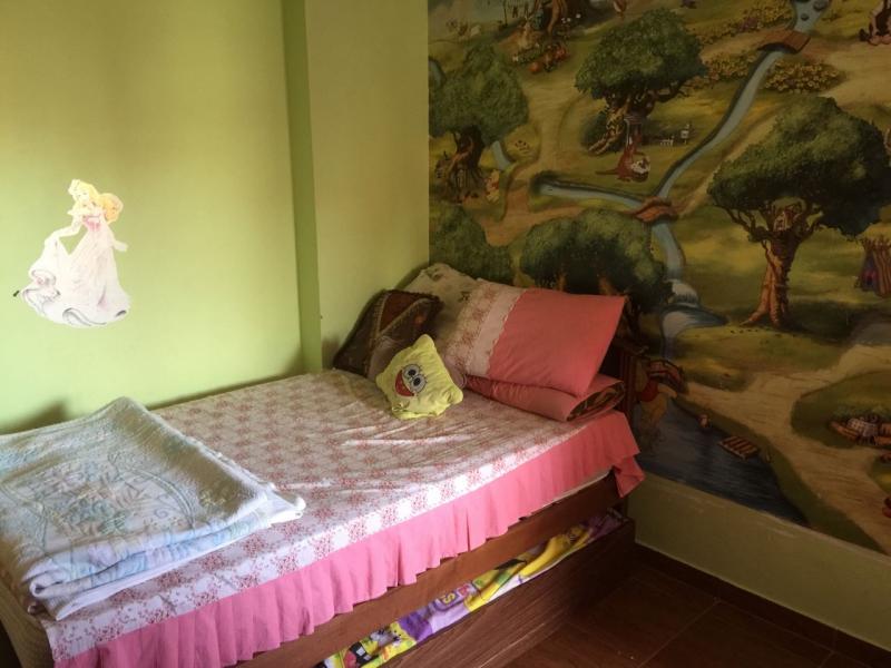 2 Bed Apartment overlooking pool