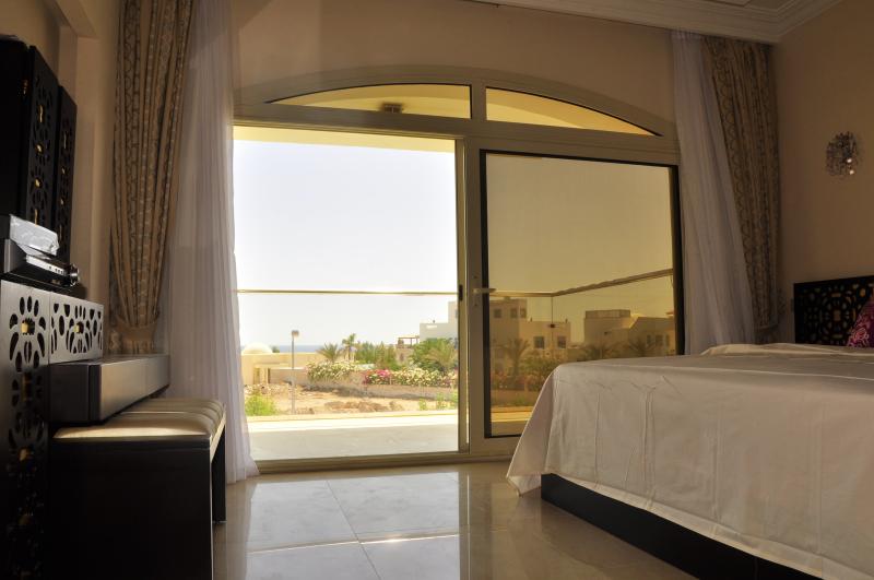 7 bedroom Luxury Villa with Swimming Pool