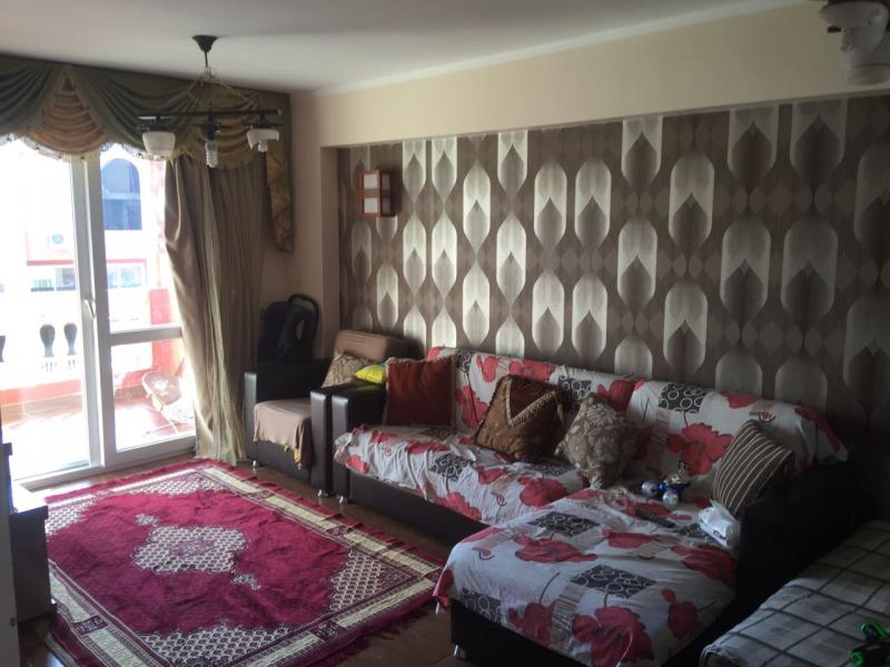 2 Bed Apartment overlooking pool