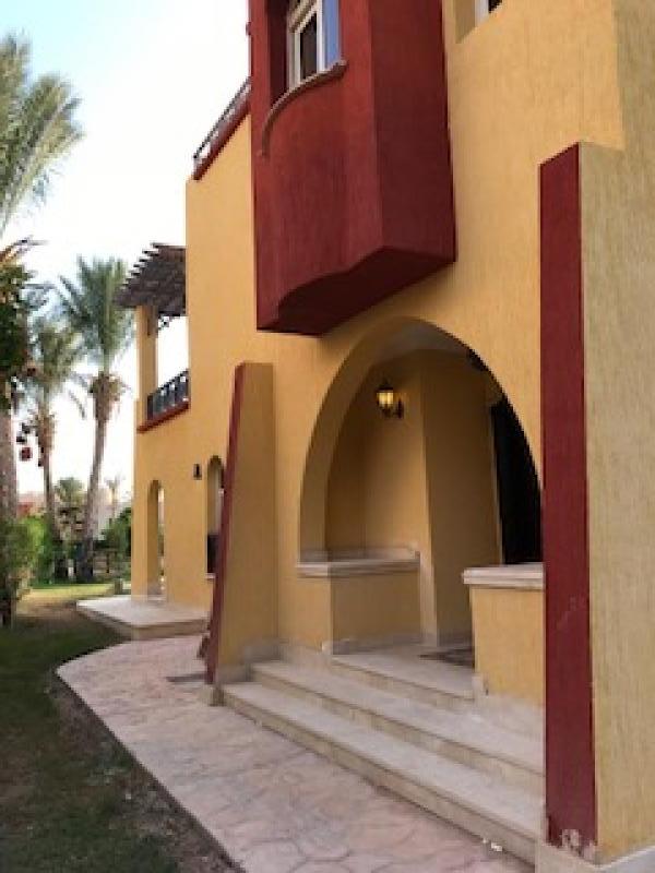 3 Bed villa with private swimming pool and beach access