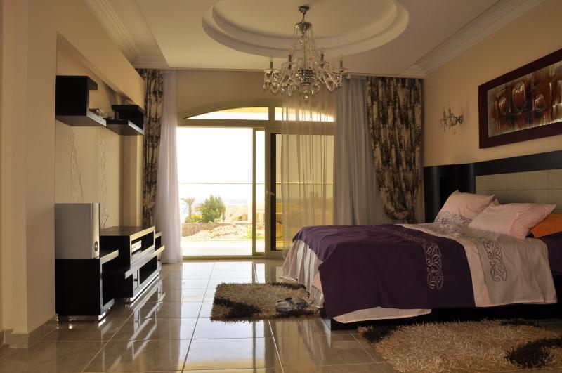7 bedroom Luxury Villa with Swimming Pool
