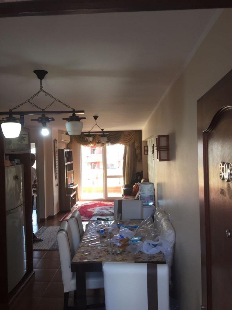 2 Bed Apartment overlooking pool