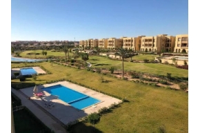 2 bedroom apartment with poolview -modern style- short rent